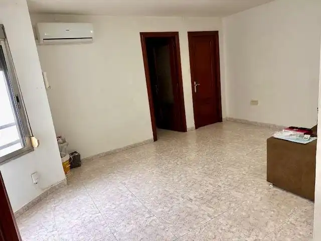 Flat for sale in Valencia  with Air Conditioner