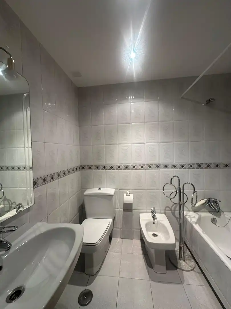 Baño de Piso en venta en León Capital  con Calefacción, Terraza y TV