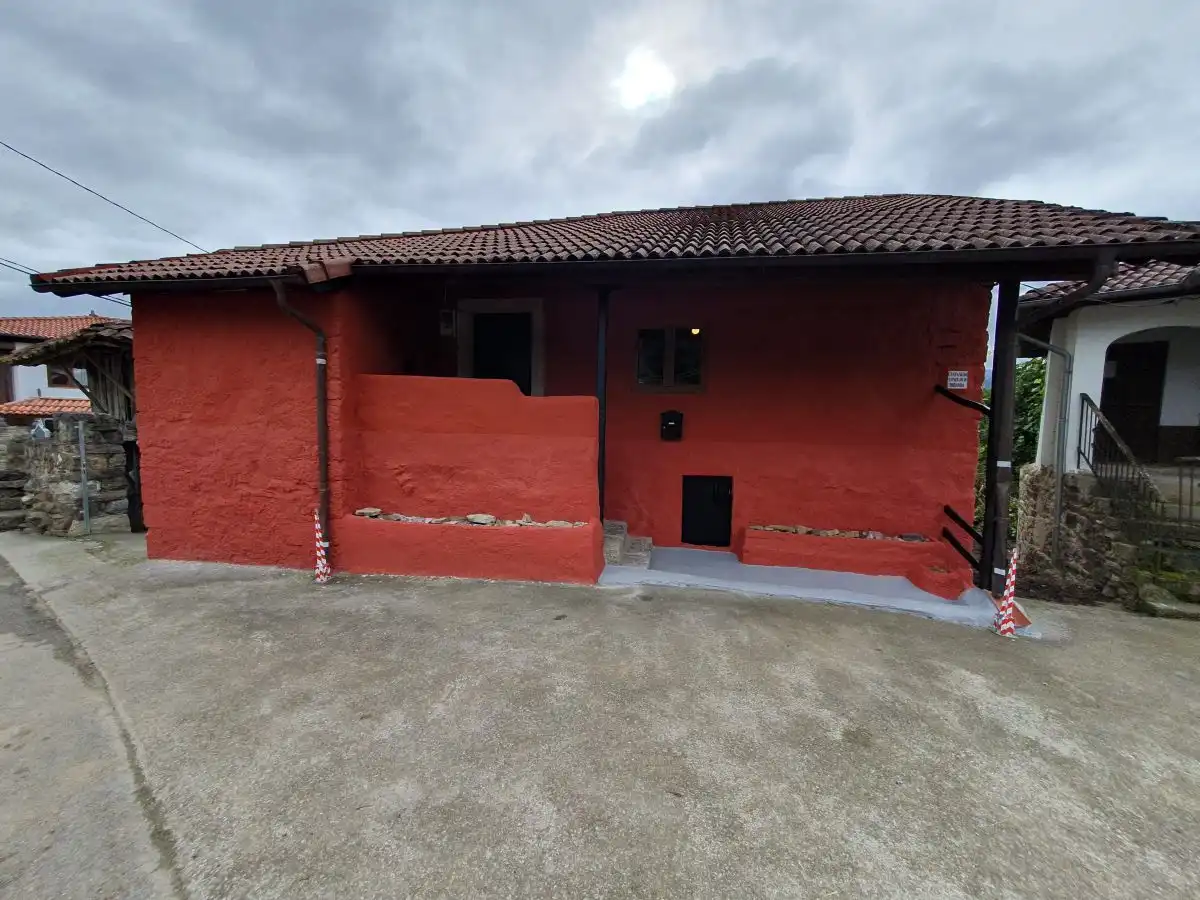Vista exterior de Casa o chalet en venta en Belmonte de Miranda con Calefacción, Terraza y Trastero