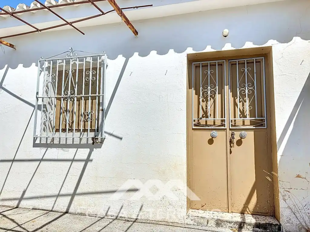 Außenansicht von Country house zum Verkauf in Comares mit Privatgarten und Terrasse