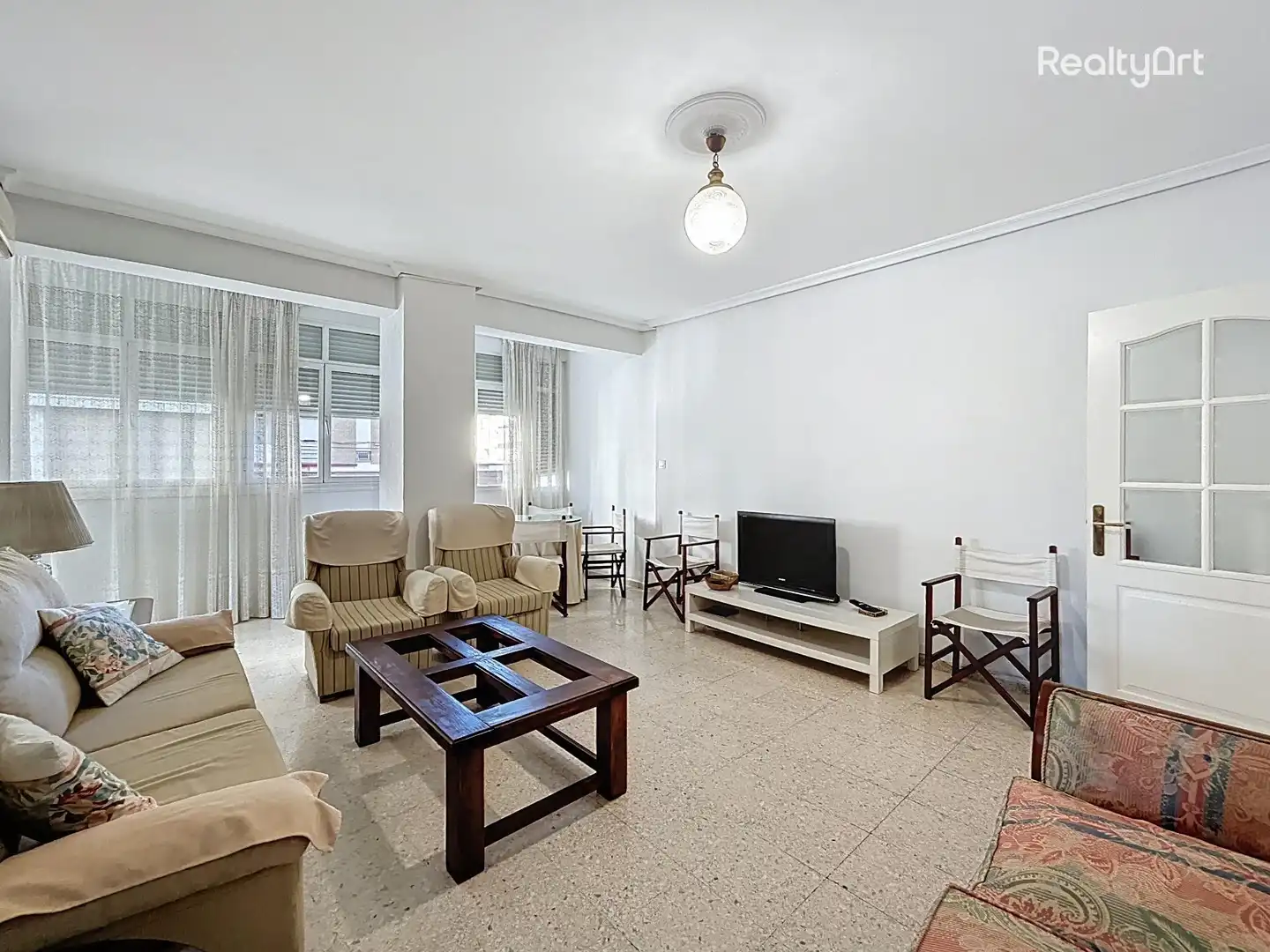 Living room of Flat for sale in Sevilla  with Air Conditioner, Terrace and Balcony