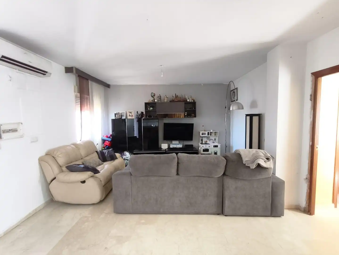 Wohnzimmer von Dachboden zum Verkauf in Atarfe mit Klimaanlage und Terrasse