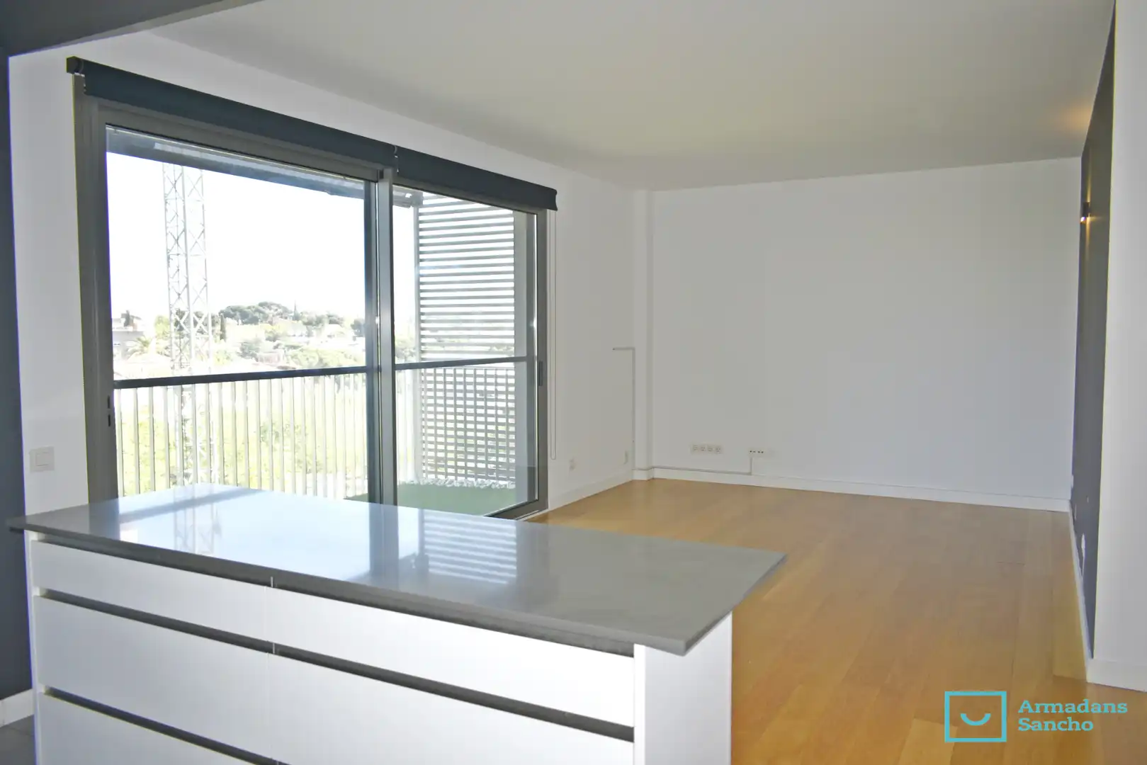 Balcony of Duplexes for rent in Tiana  with Air Conditioner, Parquet flooring and Terrace