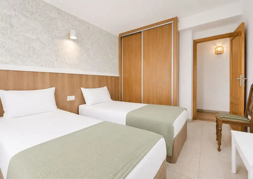 Habitación de Apartamento en venta en Benalmádena con Aire acondicionado, Jardín privado y Terraza