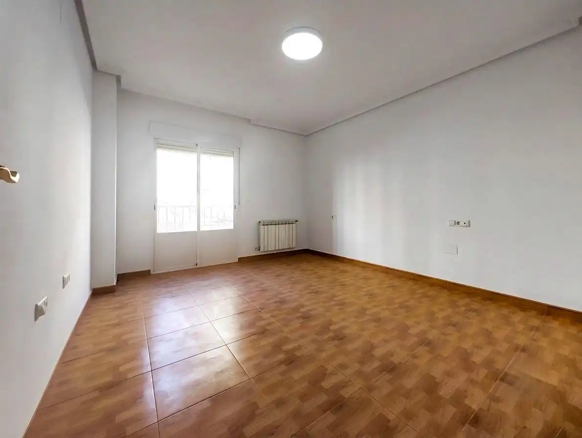 Sala d'estar de Pis en venda en Puertollano amb Calefacció, Terrassa i Balcó