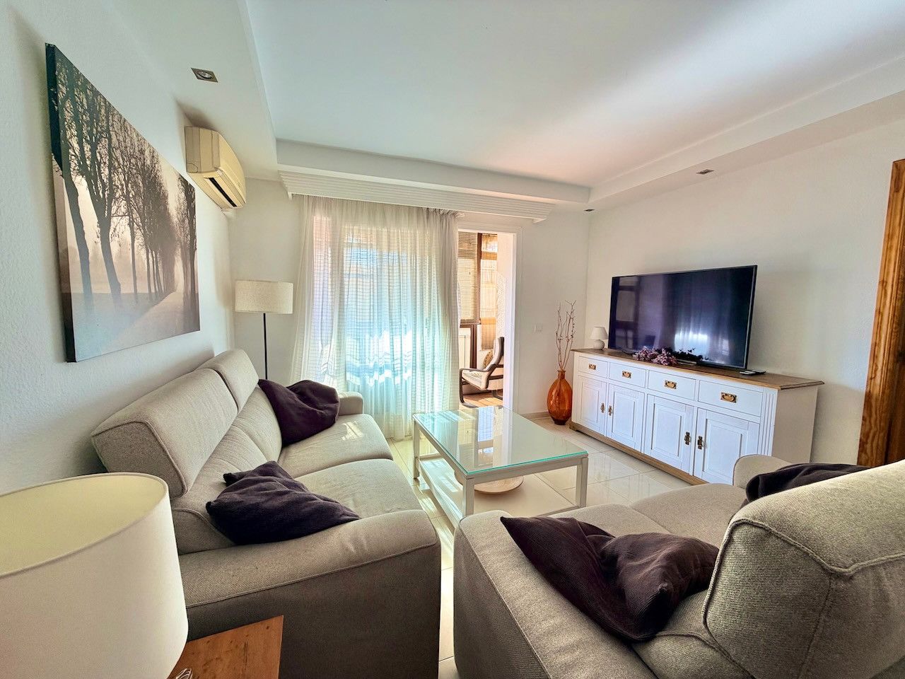 Living room of Apartment for sale in Marbella  with Terrace, Furnished and Balcony