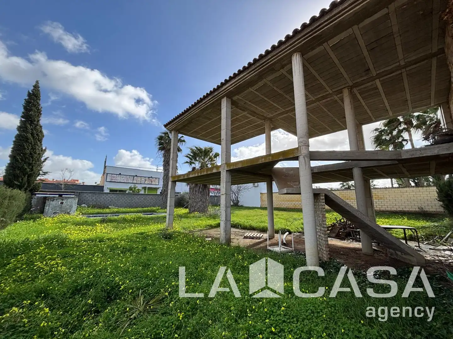 Casa adosada en venta en Montequinto