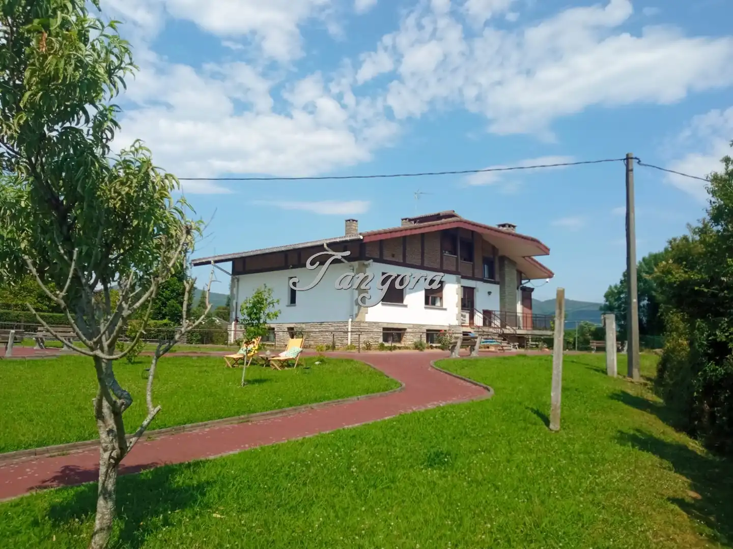 Vista exterior de Casa o xalet en venda en Busturia amb Calefacció, Jardí privat i Parquet