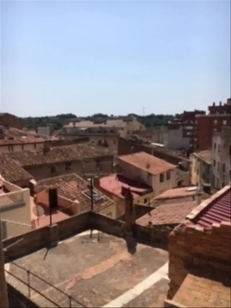 Vista exterior de Edifici en venda en Valls