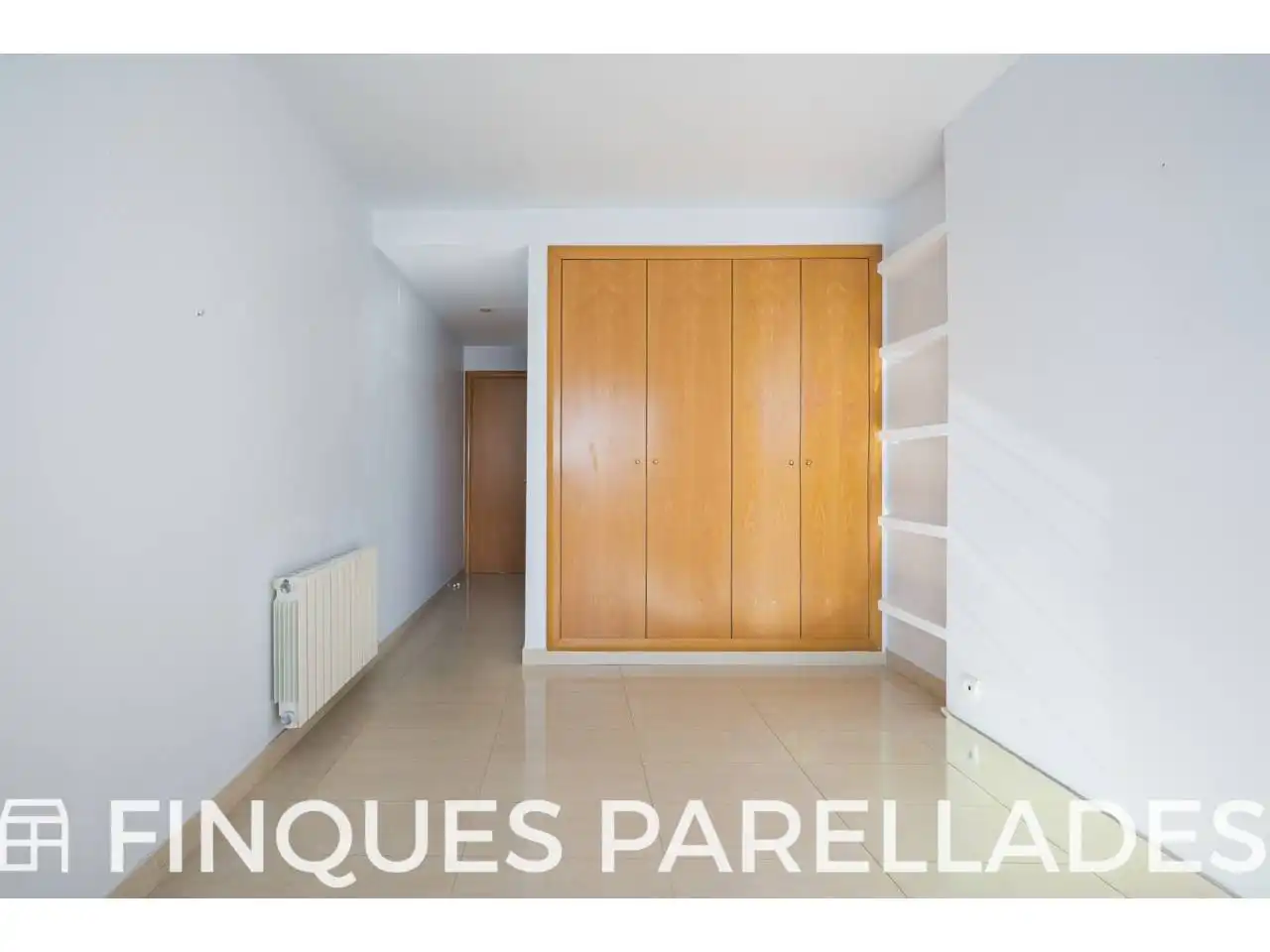 Schlafzimmer von Dachboden zum Verkauf in Sitges mit Heizung, Terrasse und Abstellraum