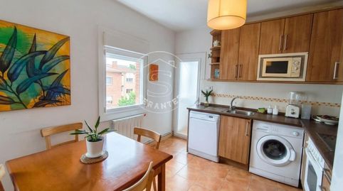 Foto 2 de Piso en venta en Chantrea, Pamplona / Iruña