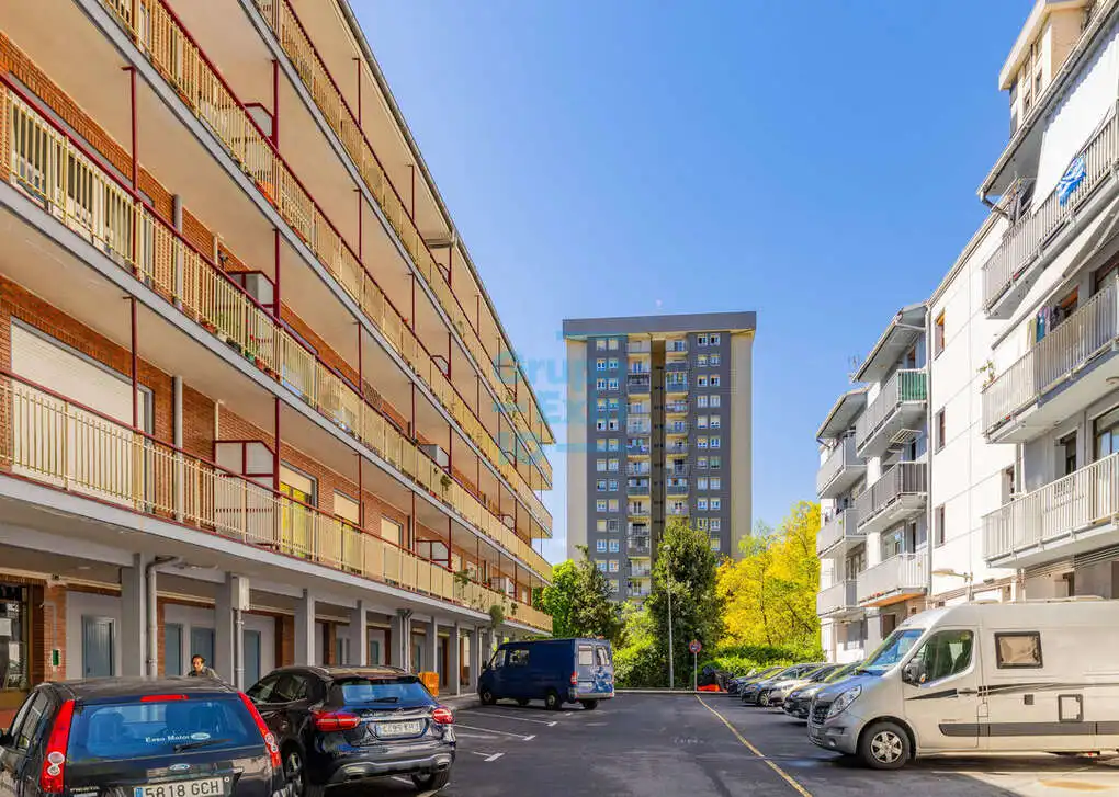 Vista exterior de Piso en venta en Donostia - San Sebastián  con Calefacción y Balcón