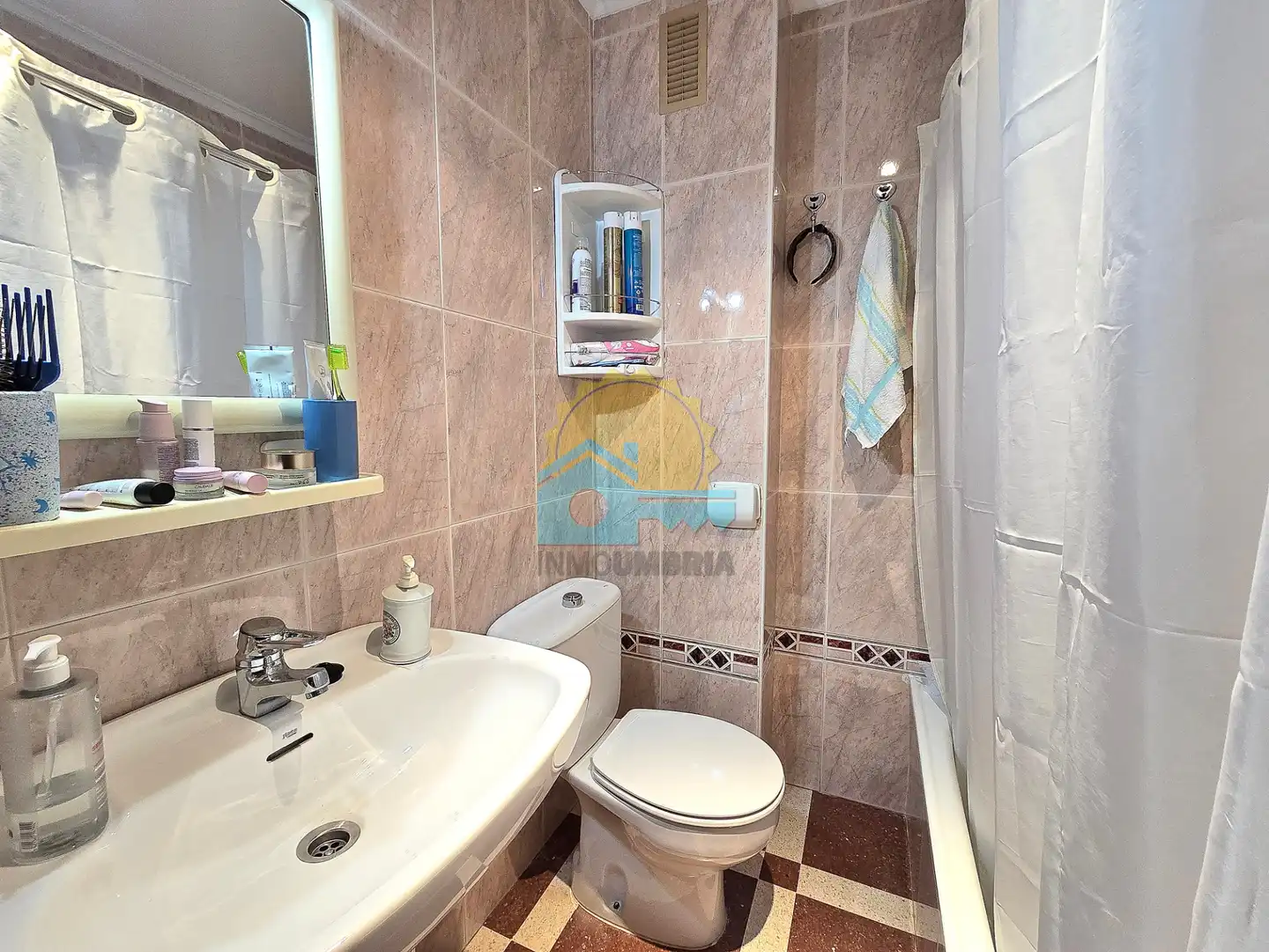 Baño de Piso en venta en Punta Umbría con Terraza y Balcón