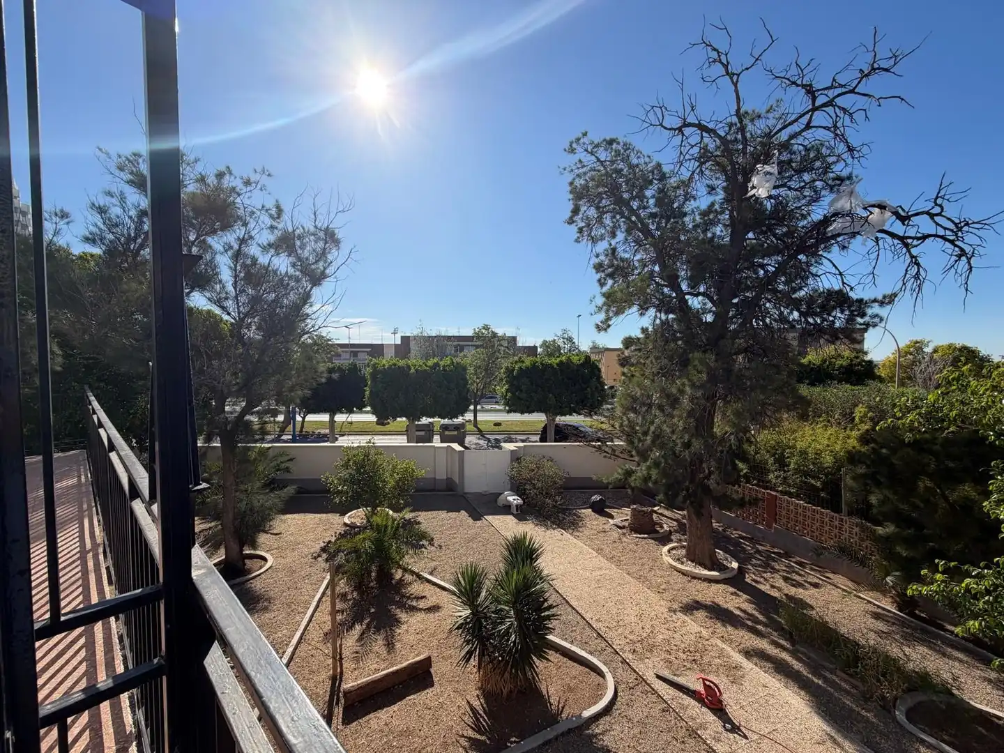 Vista exterior de Casa o xalet en venda en El Ejido amb Aire condicionat, Jardí privat i Traster