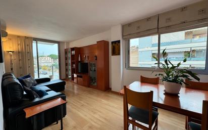 Living room of Flat for sale in Rubí  with Air Conditioner, Heating and Parquet flooring