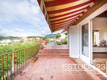 Casa amb jardí en venda a Sant Iscle de Vallalta