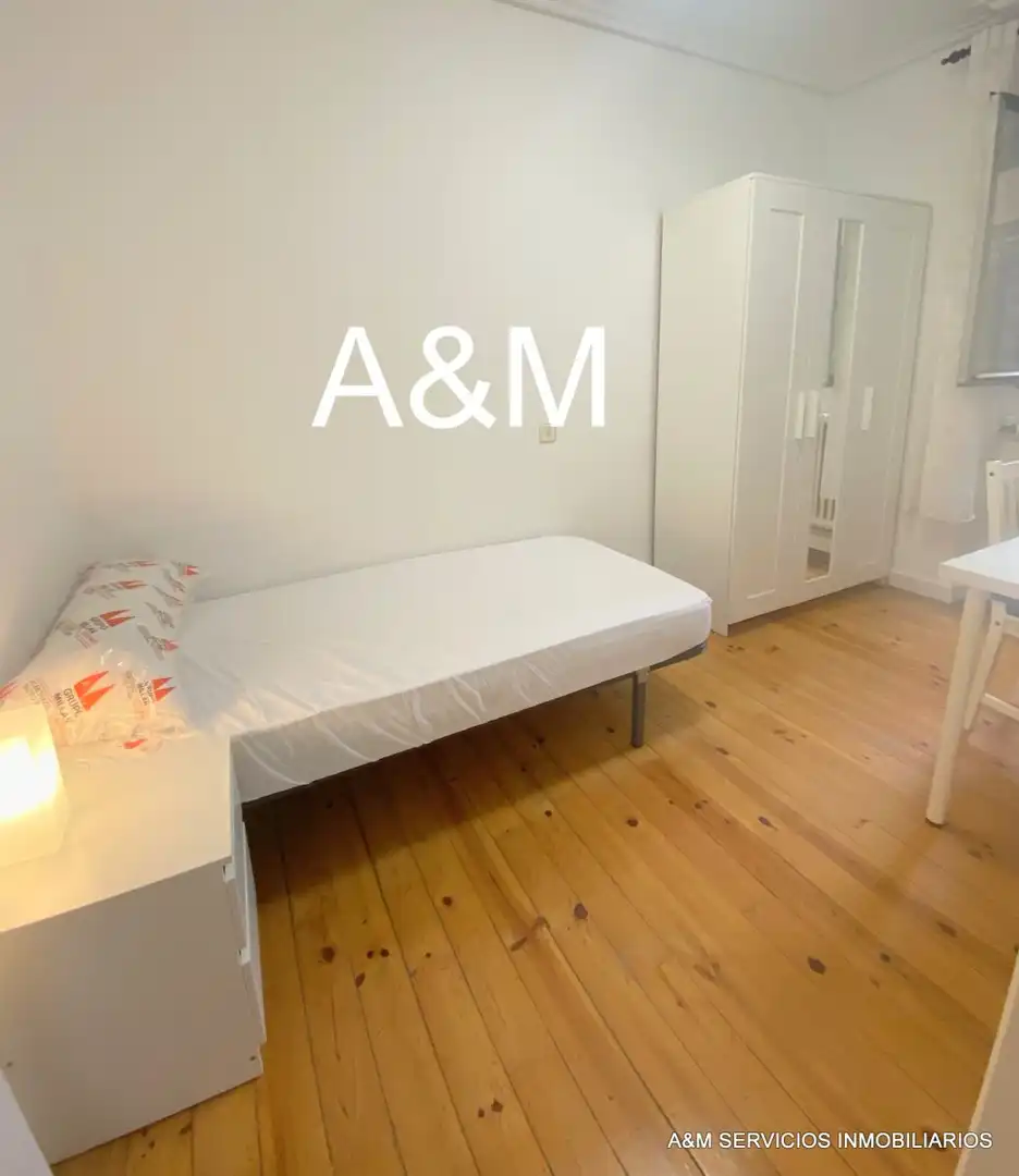 Bedroom of Flat for rent in Vitoria - Gasteiz  with Heating and Furnished