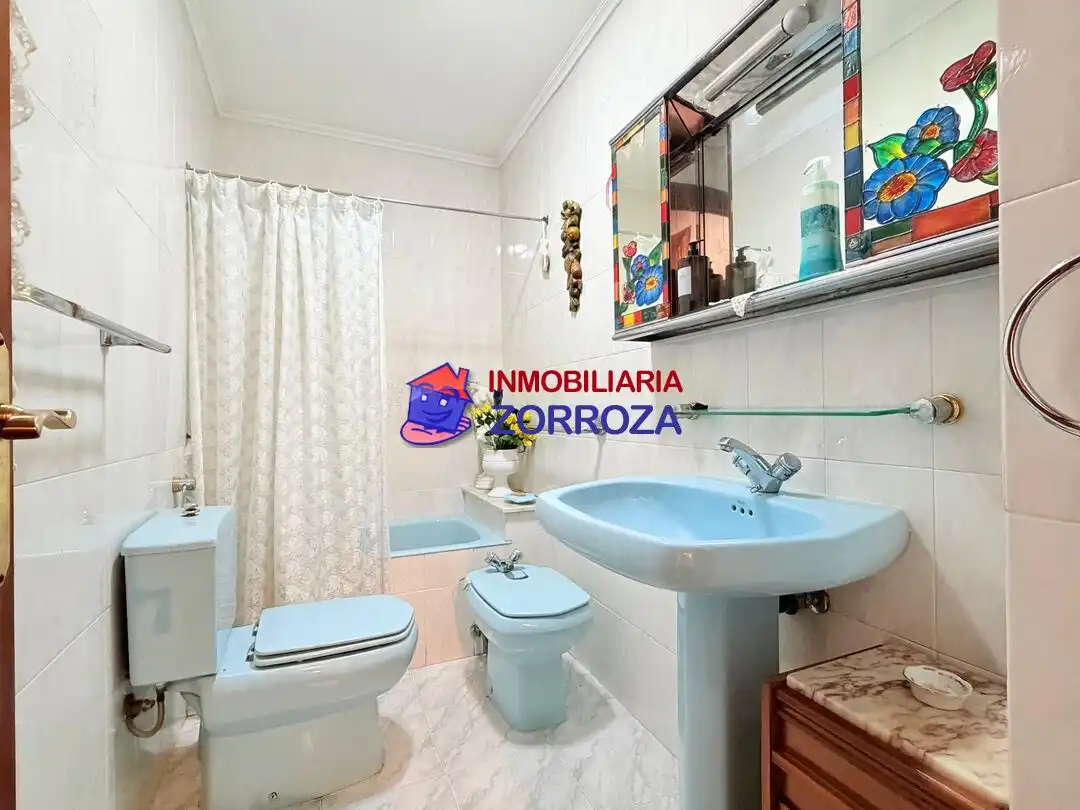 Baño de Piso en venta en Barakaldo  con Calefacción