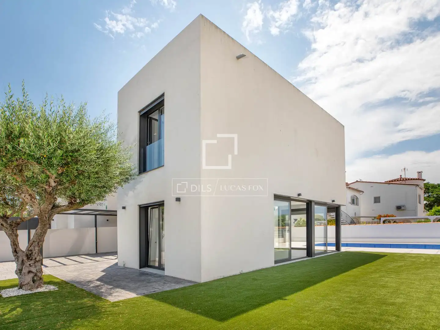 Chalet con piscina en venta en Requesens, imagen 2