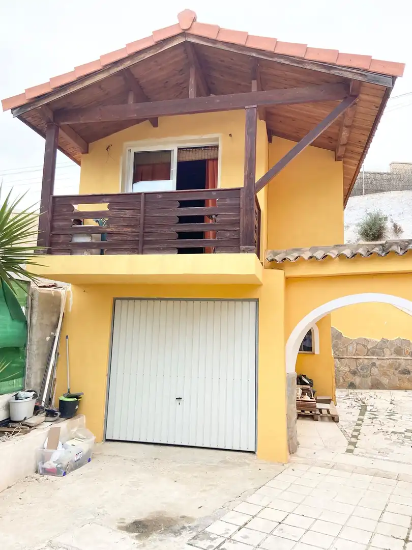 Vista exterior de Casa o chalet en venta en Petrer