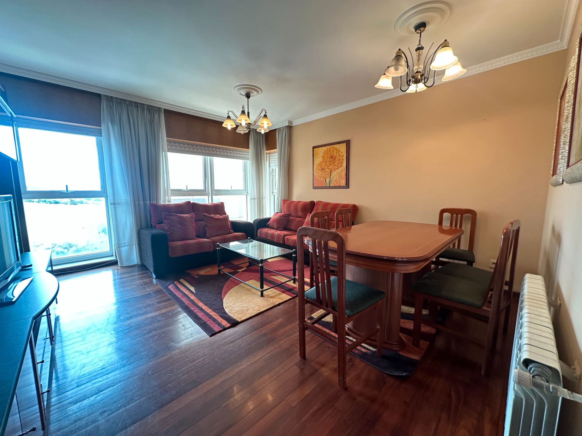 Living room of Flat to rent in Santiago de Compostela   with Heating, Parquet flooring and Storage room