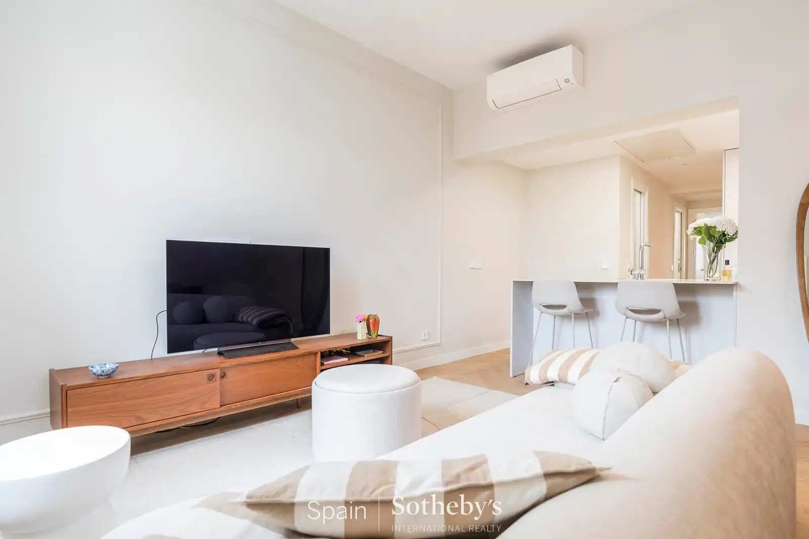 Sala d'estar de Apartament en venda en Madrid amb Aire condicionat, Calefacció i Traster