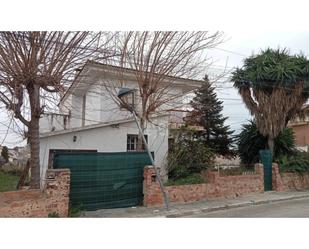 Vista exterior de Casa o xalet en venda en La Pobla de Montornès   amb Jardí privat