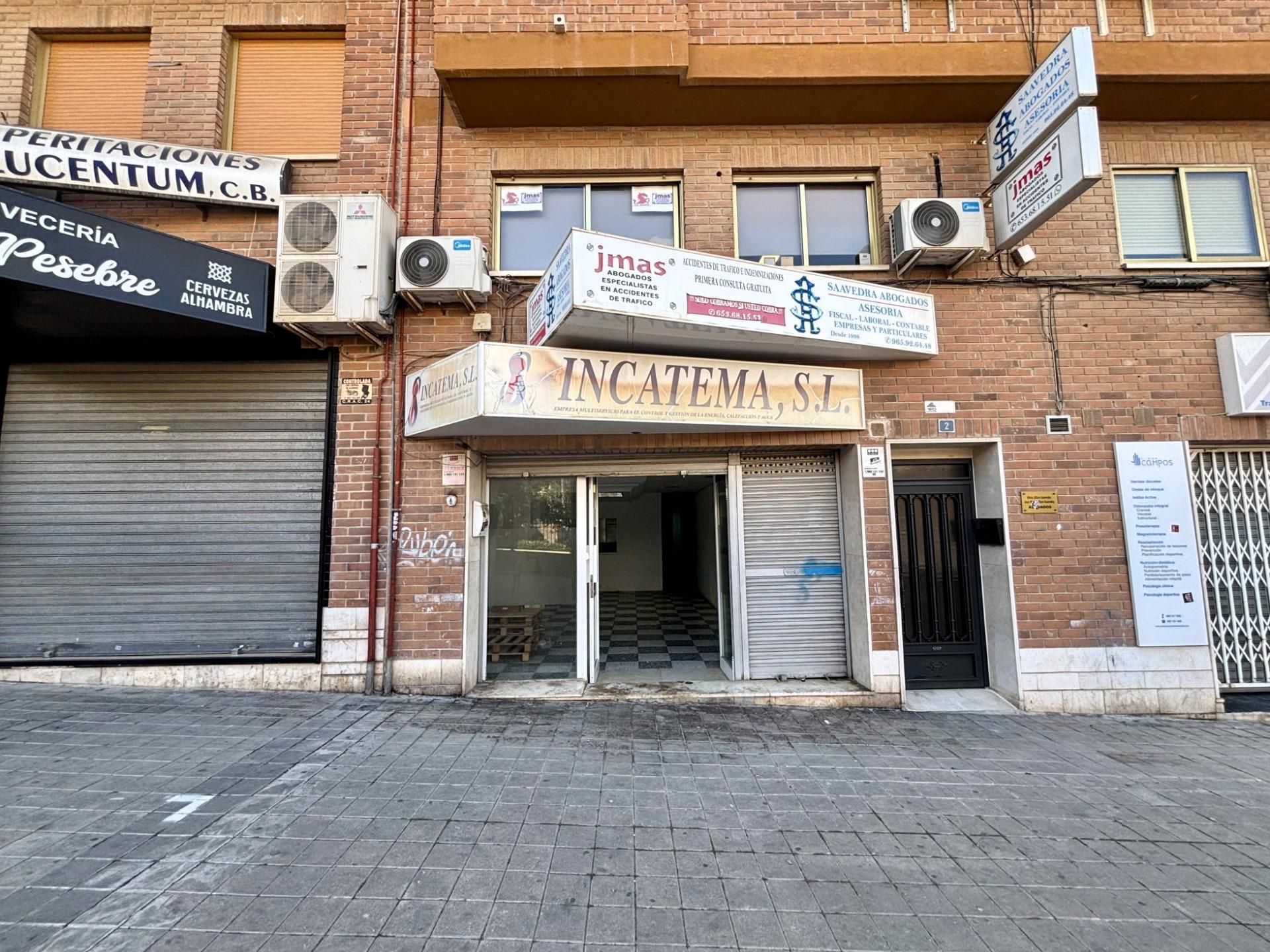 Vista exterior de Local en venda en Alicante / Alacant amb Aire condicionat