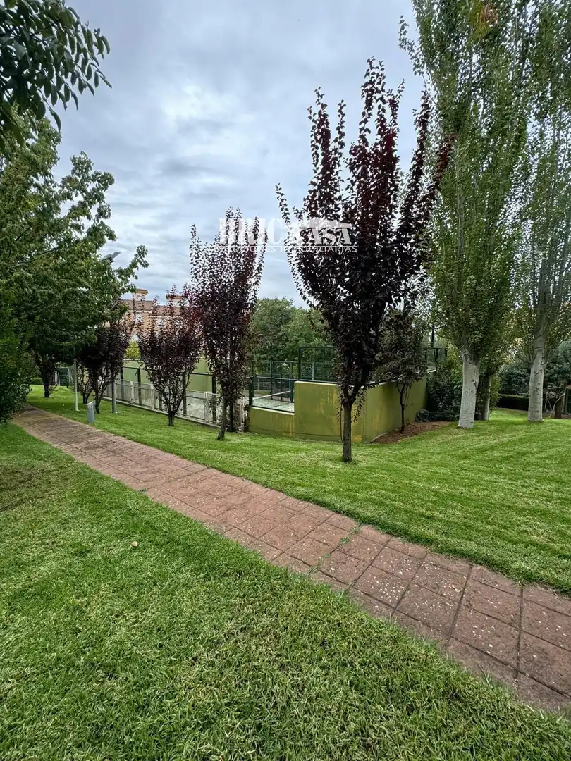 Jardín de Piso en venta en Cáceres con Aire acondicionado, Calefacción y Terraza