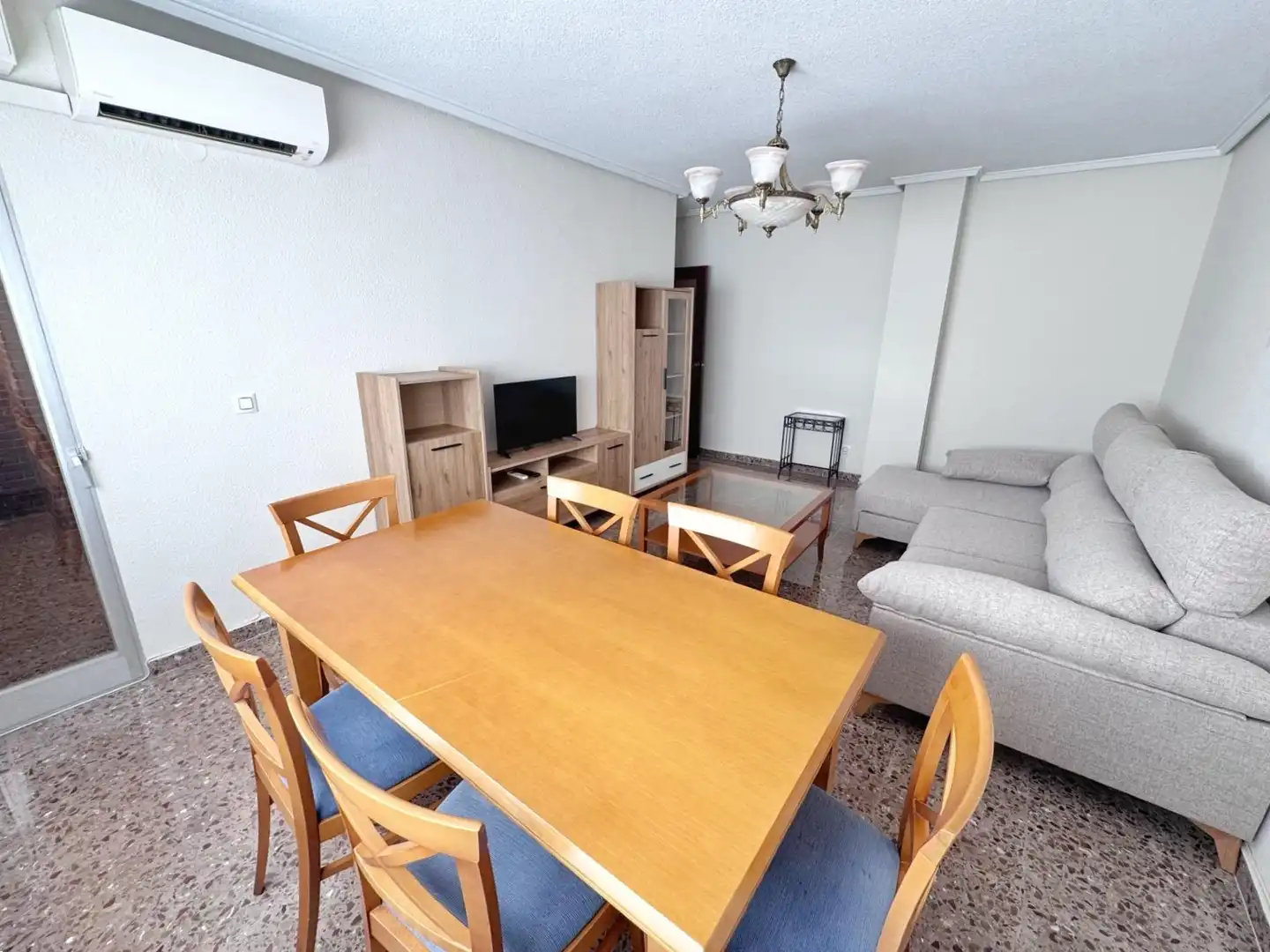Comedor de Piso de alquiler en Petrer con Aire acondicionado, Amueblado y Balcón
