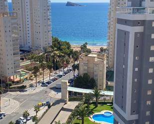 Vista exterior de Apartament de lloguer en Benidorm amb Aire condicionat i Piscina