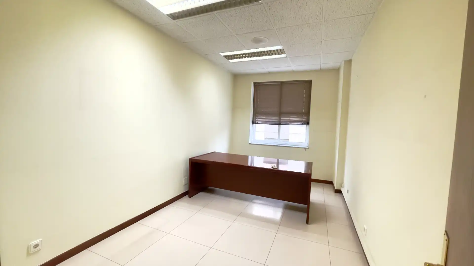 Büro zum Verkauf in Ponferrada mit Klimaanlage, Heizung und Möbliert