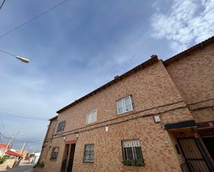 Vista exterior de Casa adosada en venda en Bárboles amb Terrassa