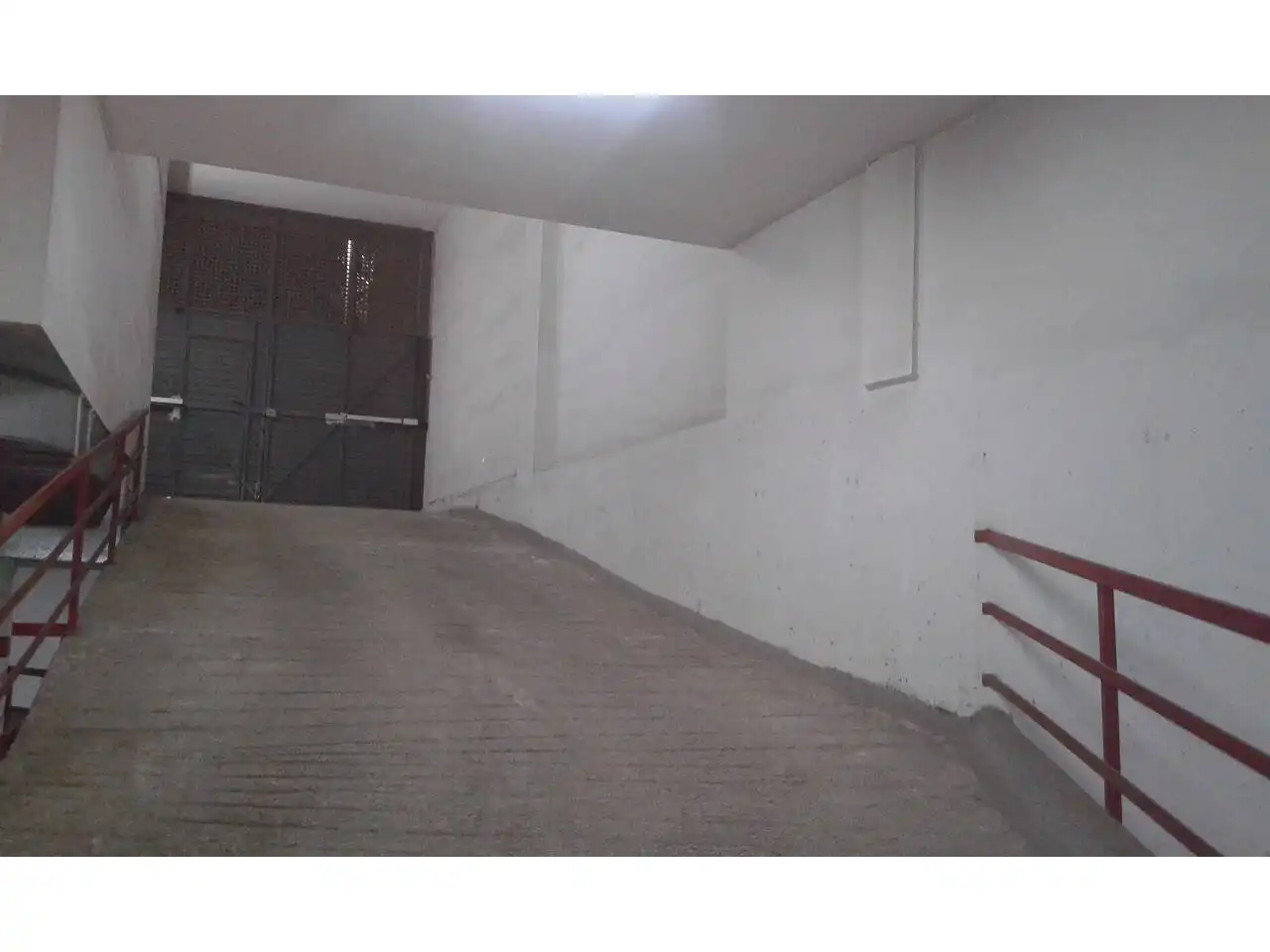 Garaje de alquiler en Calle Brujas, 129, Centre