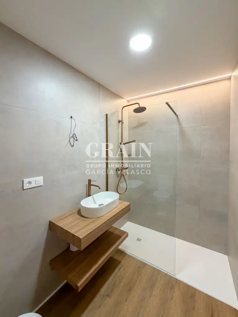 Baño de Piso de alquiler en Centro