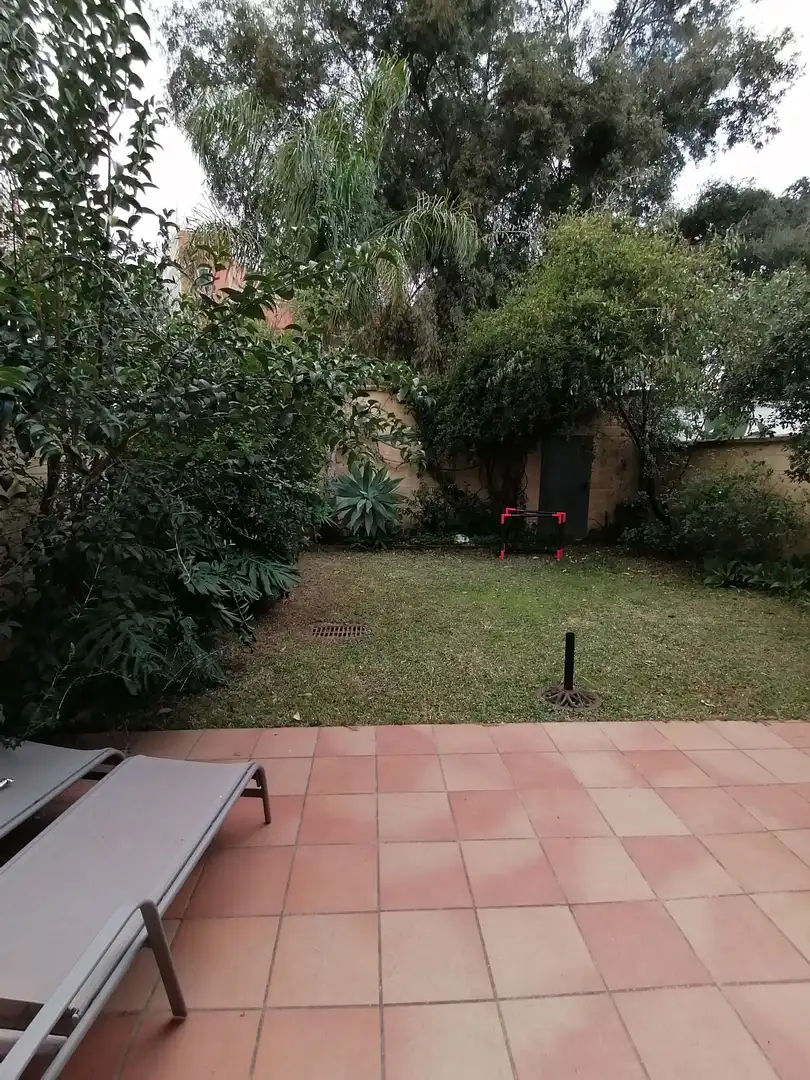 Jardí de Casa adosada de lloguer en Algeciras amb Jardí privat, Terrassa i Traster