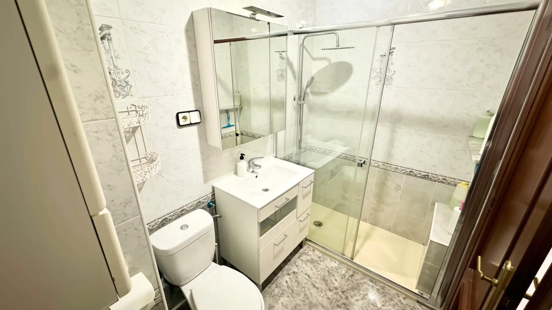 Baño de Piso en venta en Valencia con Aire acondicionado y Amueblado