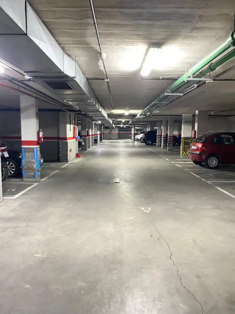 Parking de Dúplex en venta en Fuenlabrada con Aire acondicionado, Calefacción y Trastero