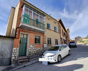 Vista exterior de Casa o xalet en venda en Cuéllar amb Terrassa