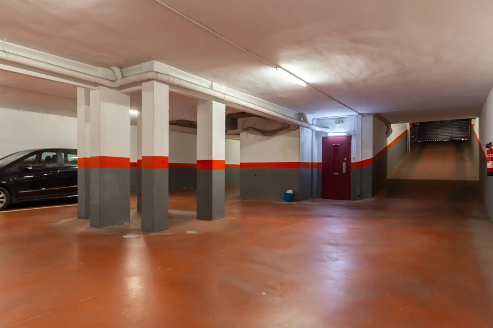 Parking de Piso en venta en Barcelona con Aire acondicionado, Calefacción y Terraza