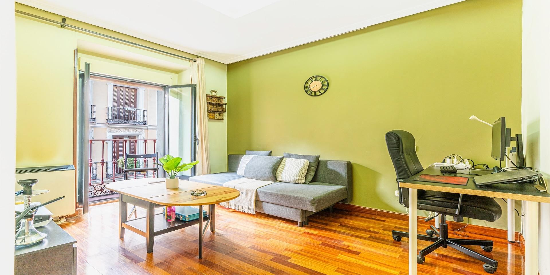 Living room of Apartment for sale in  Madrid Capital  with Heating, Parquet flooring and Balcony