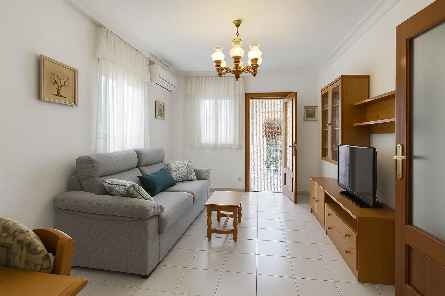 Sala d'estar de Planta baixa en venda en Torrevieja amb Aire condicionat, Moblat i Forn