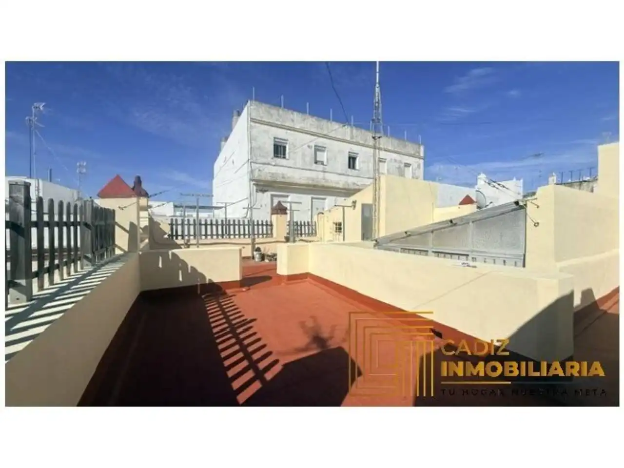 Vista exterior de Pis de lloguer en Cádiz amb Moblat i Balcó