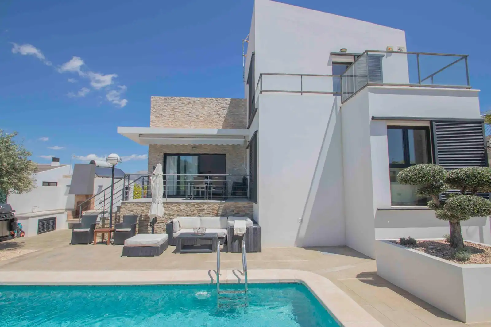 Villa mit Pool zum Verkauf in Casco urbano, imagen 4