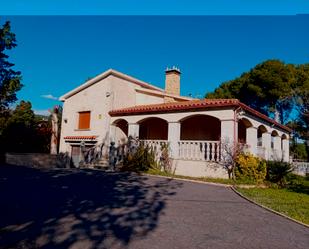 Vista exterior de Casa o xalet en venda en Alcover amb Calefacció, Jardí privat i Parquet