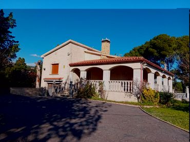 Chalet con piscina en venta en Carrer de les Acacies