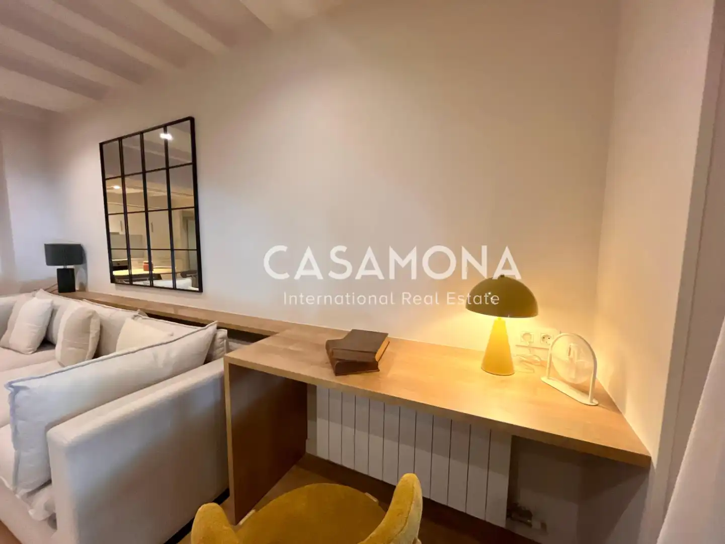 Dormitori de Apartament en venda en Barcelona amb Aire condicionat, Calefacció i Terrassa