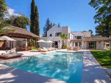 Villa con piscina in vendita a Nueva Andalucía