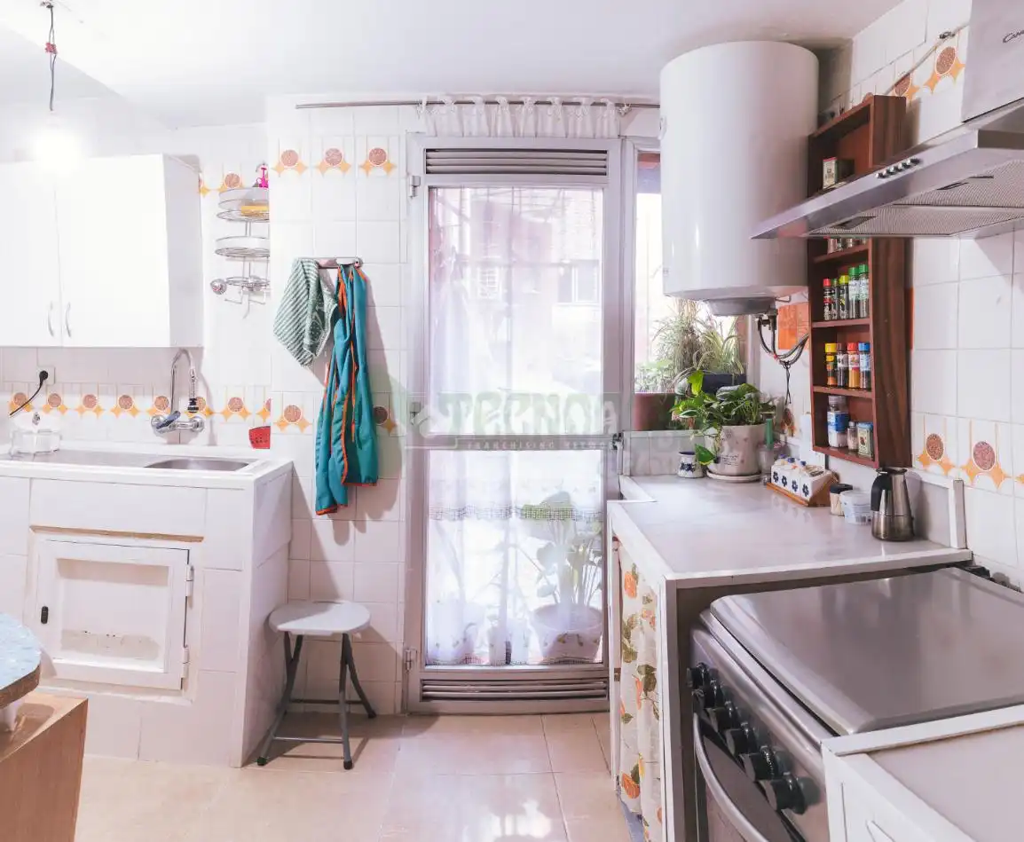 Kitchen of Flat for sale in Granada