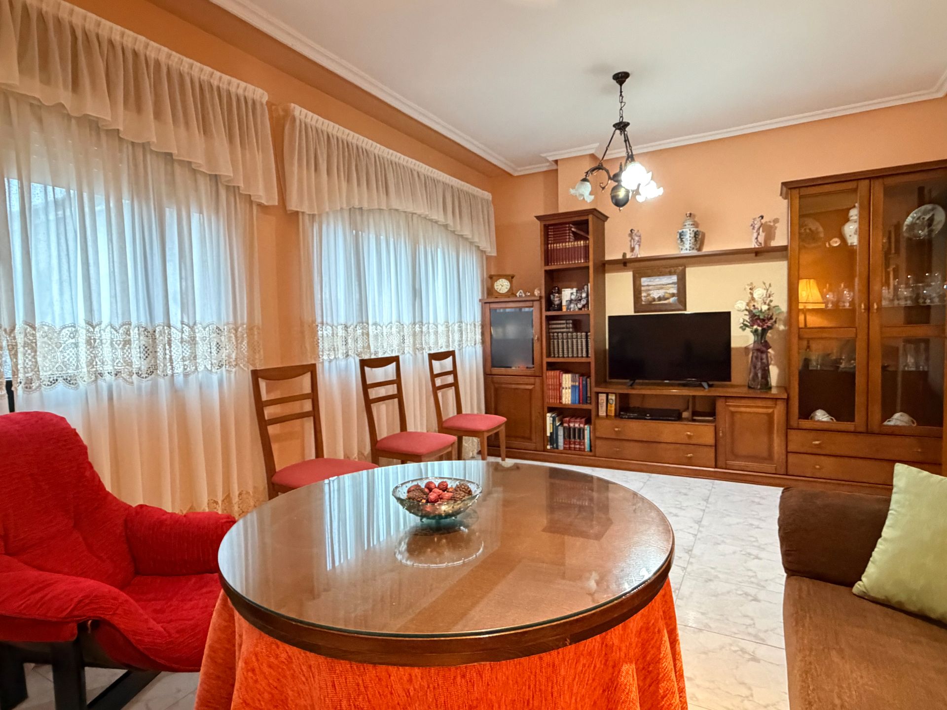 Sala d'estar de Pis en venda en Plasencia amb Aire condicionat, Moblat i Rentadora